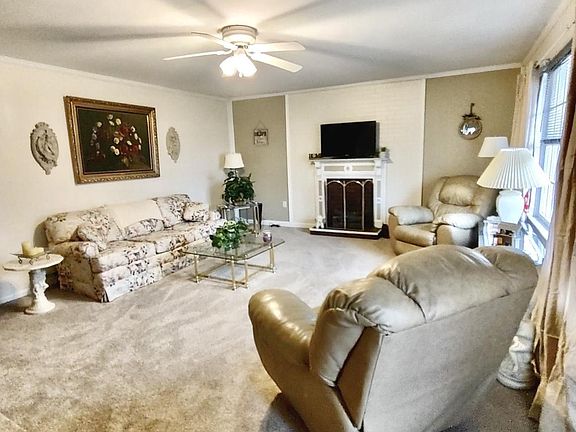 3rd image of 506 Edlon Park Dr