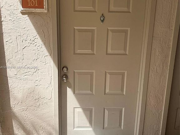 2nd image of 8245 Lake Dr APT 101