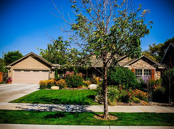 3rd image of 3877 Nottingham Ln