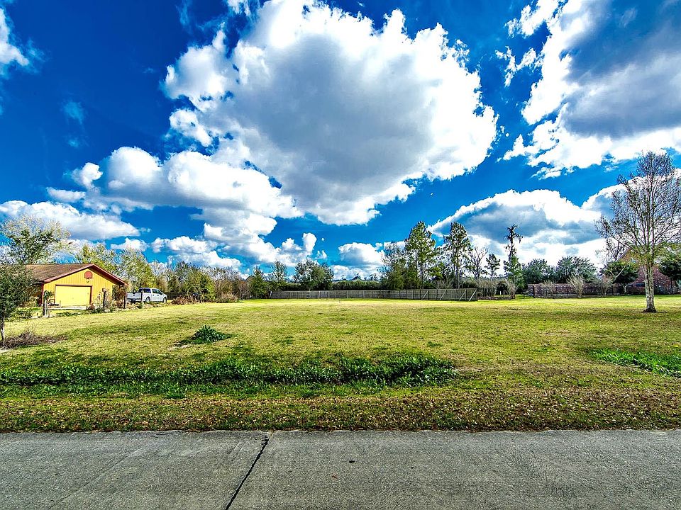 1st image of 218 Bayou Bend Dr