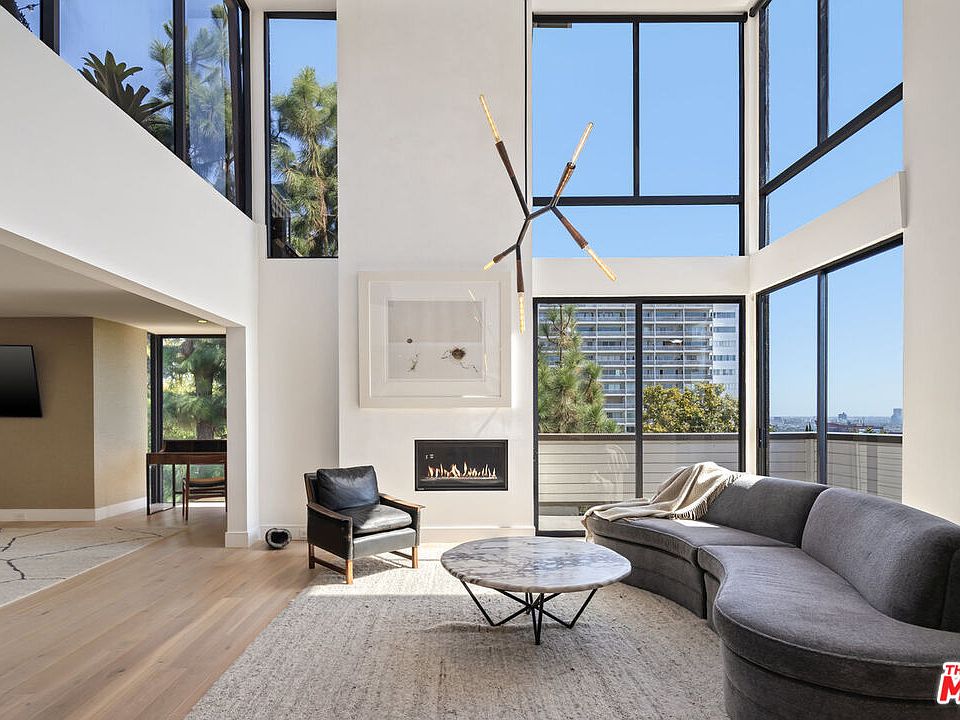 1st image of 1033 Carol Dr #Penthouse 3