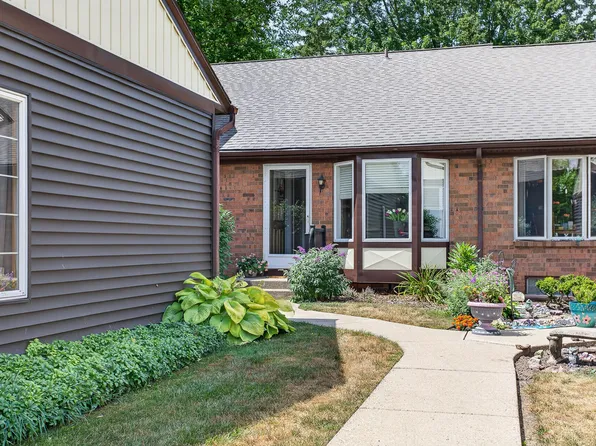 2277 Radcliff Cir SE, Grand Rapids, MI 49546