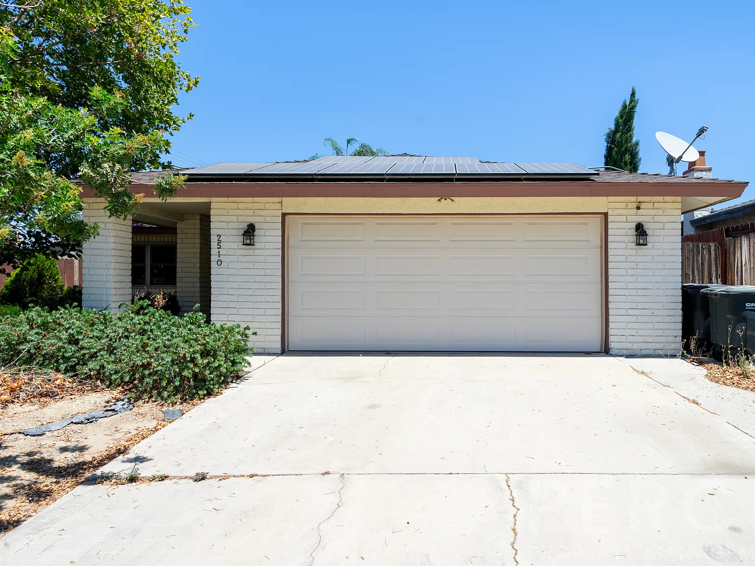 3 bed, 1358 sqft, $2,700 — Photo 2