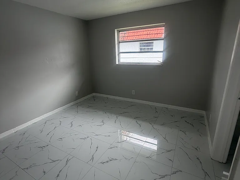 770 SW 8th St #209 — Photo 7