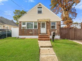 316 Mulberry Ln, West Hempstead, NY 11552