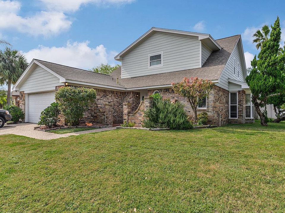 1st image of 2 Tradewinds Dr