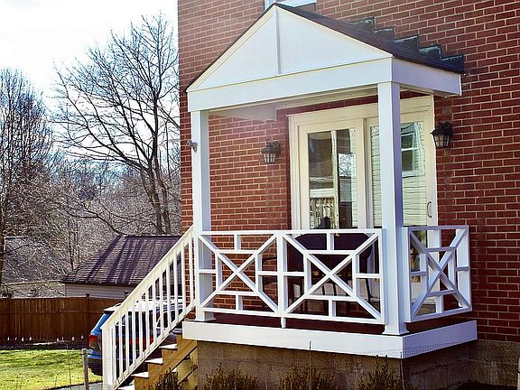 Side porch with Trex deck