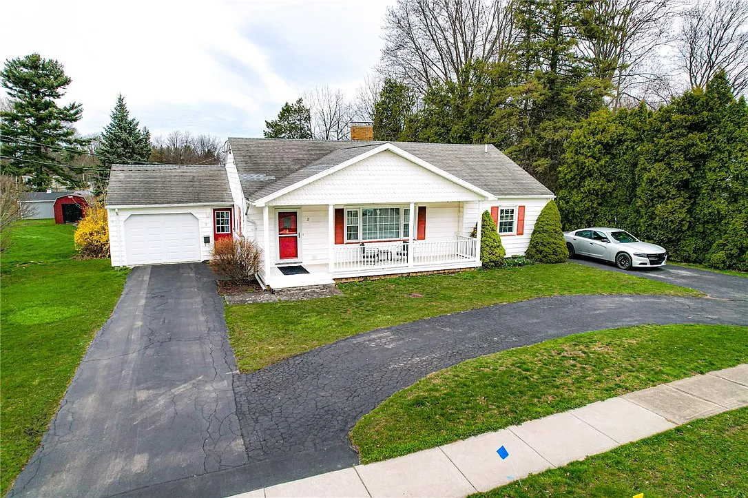 2 Hilltop Dr photo 1
