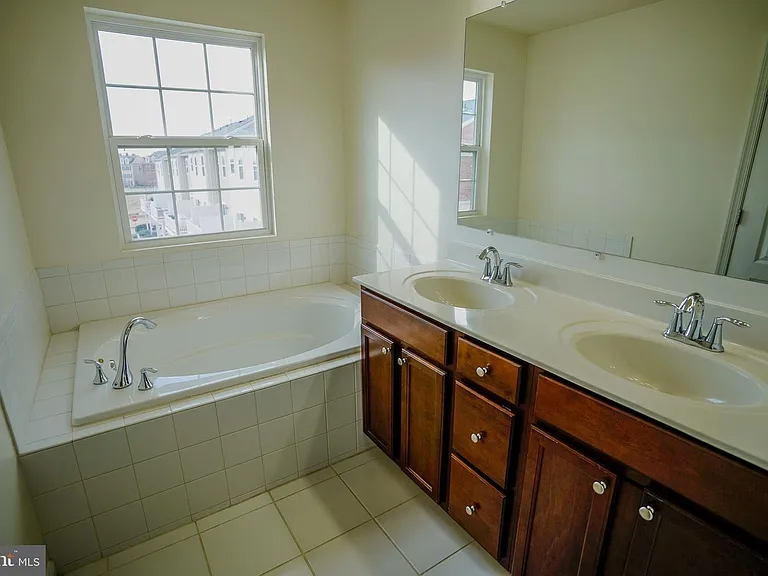7810 Quidditch Ln — Photo 15