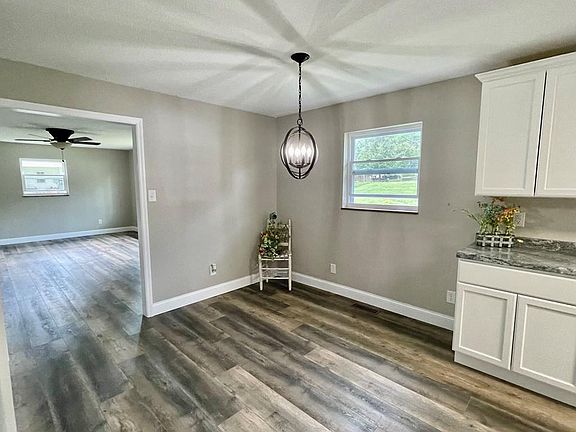 5th image of 3348 Sheila Cir