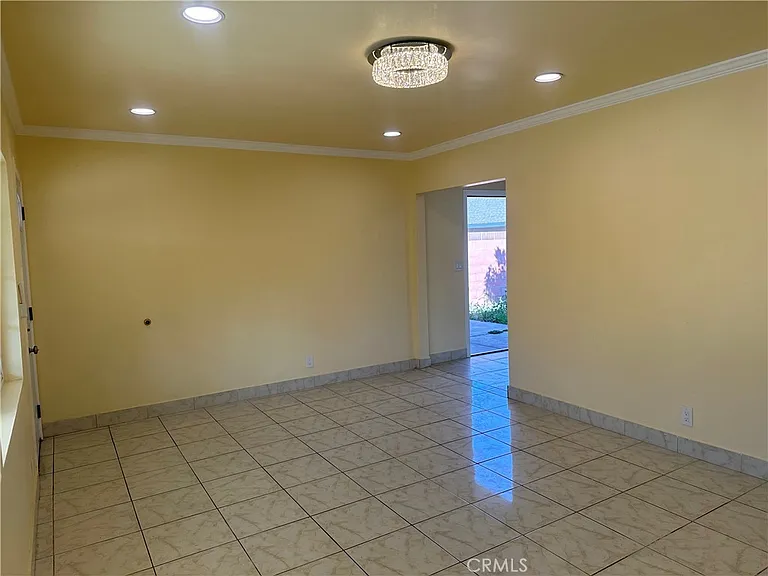 10534 Daines Dr — Photo 1