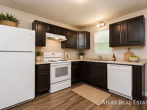 4th image of 472 N Bluff Rd #472NBR