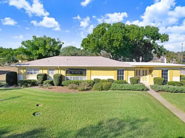 6823 Oak Hill Dr, New Port Richey, FL 34653