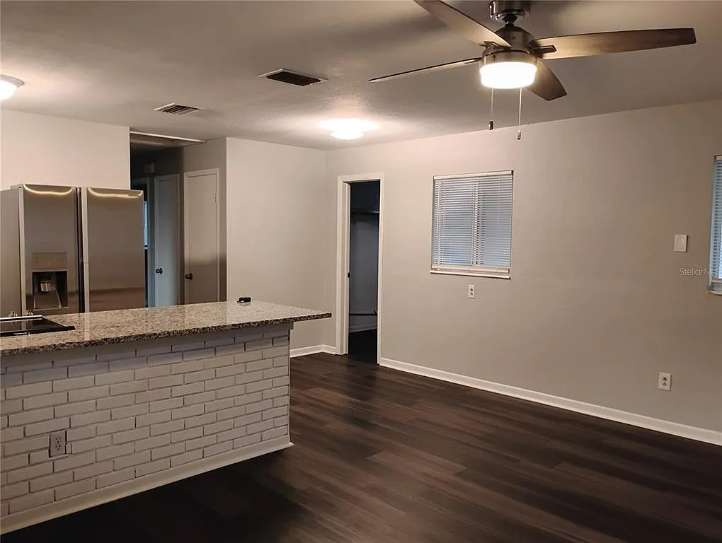 2 bed, 1.0 bath, 932 sqft, $2,100 — Photo 4