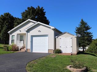 201 Brittany Terrace #201, Rock Tavern, NY 12575