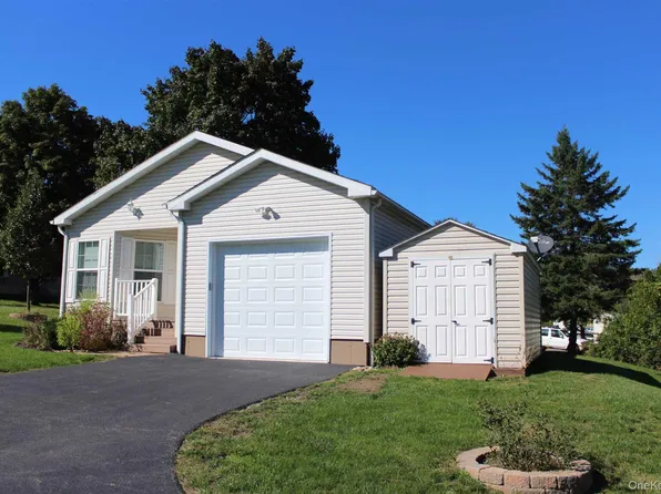 201 Brittany Terrace #201, Rock Tavern, NY 12575