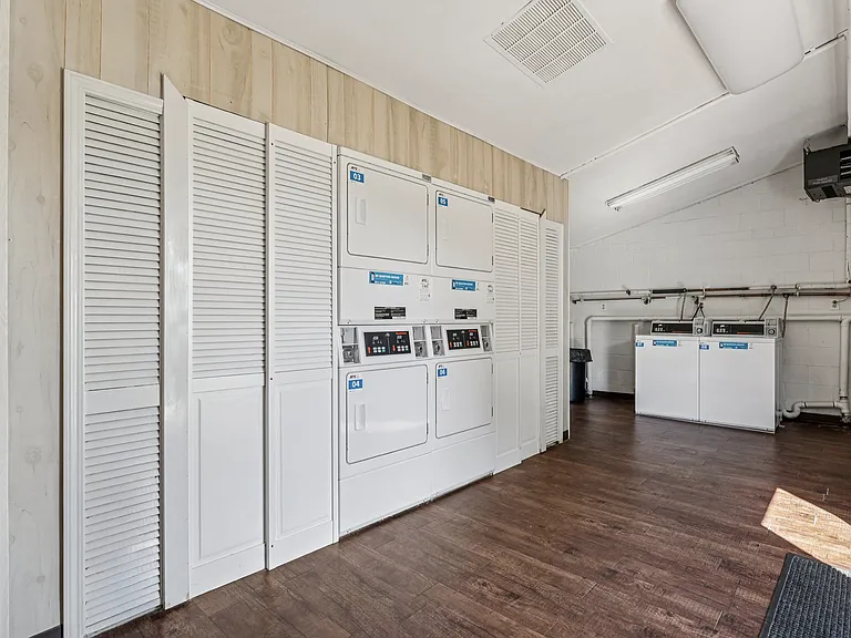 Oakwood Apartments — Photo 17