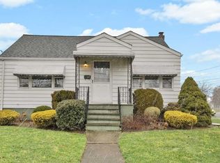 33 Long Valley Rd, Lodi, NJ 07644