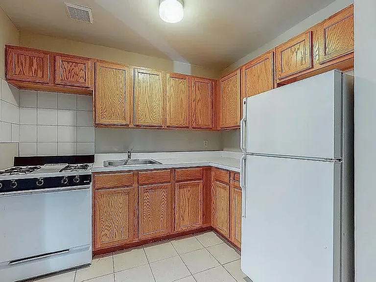 696 E 182nd St #2 — Photo 3
