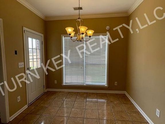 5th image of 515 Enclave Cir