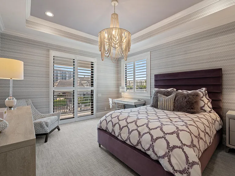 7474 NE Bay Cove Ct — Photo 88
