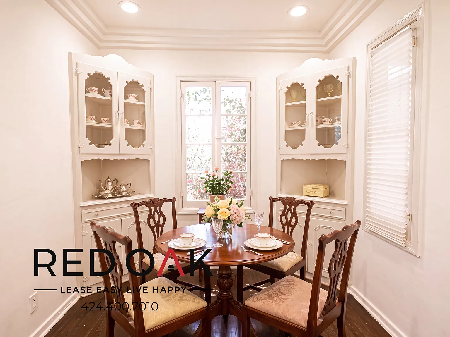 ~2 Weeks FREE~ Incredible Three Bedroom Duplex with Fireplace, Gorgeous Built-Ins, and Included P... — Photo 3