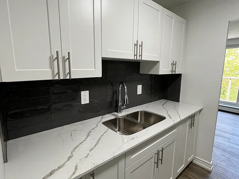294 Saulsbury St — Photo 3