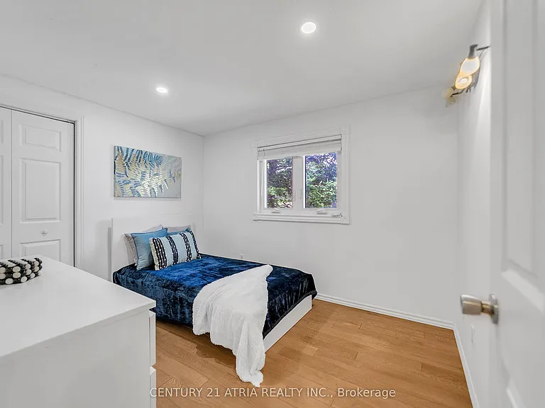 10 Park Lane Cir — Photo 36