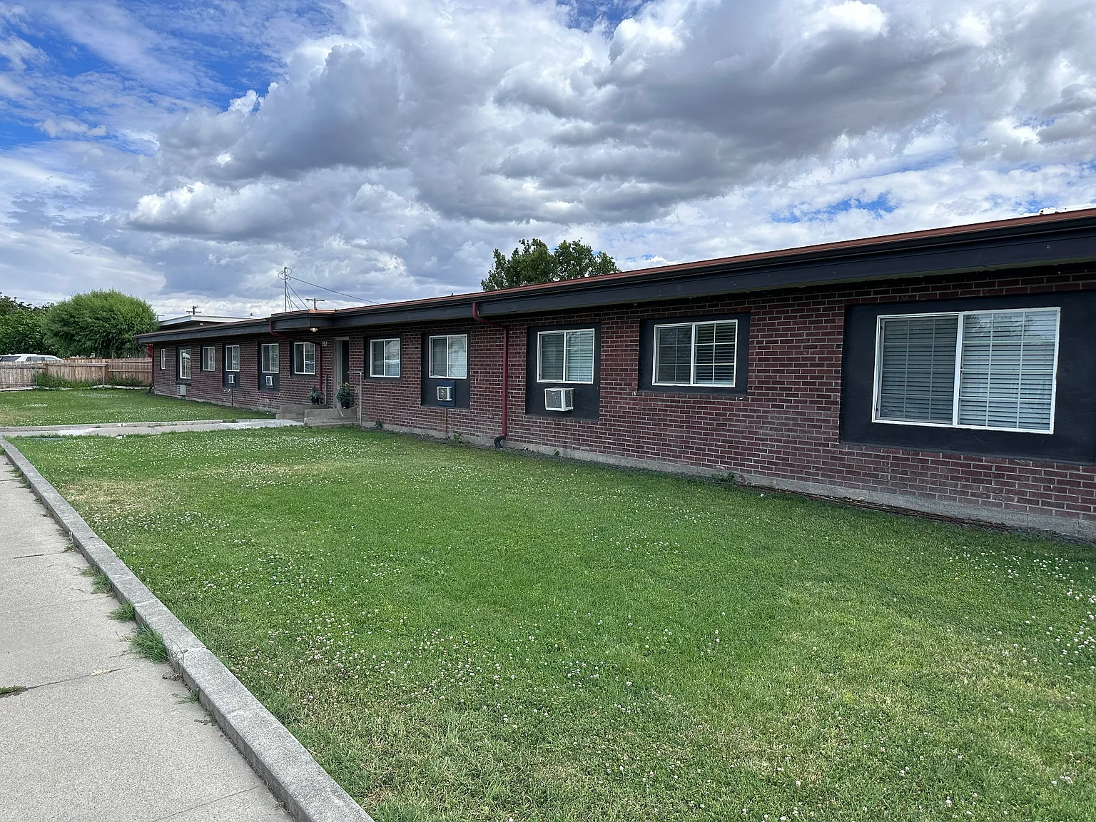 1 bed, 750 sqft, $1,050 — Photo 1