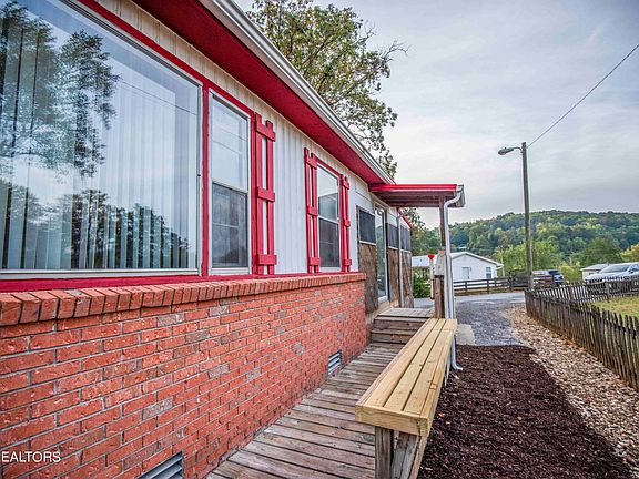 5th image of 110 Moccasin Hollow Ln