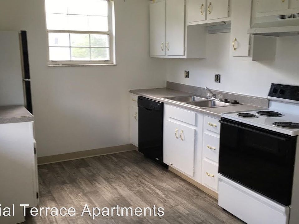 2nd image of 14 Estate Dr APT 1