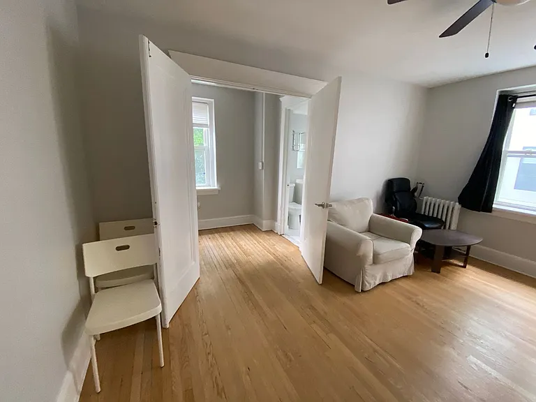 100 Howe Street — Photo 61