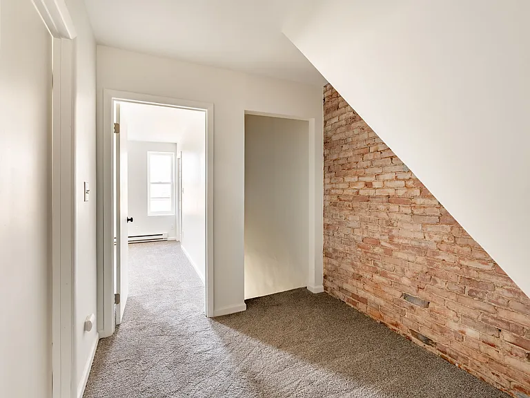 315 Kelker St — Photo 6