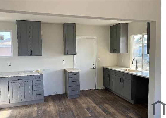4th image of 762 W 104th St