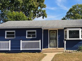 7407 Saturn St, Loves Park, IL 61111