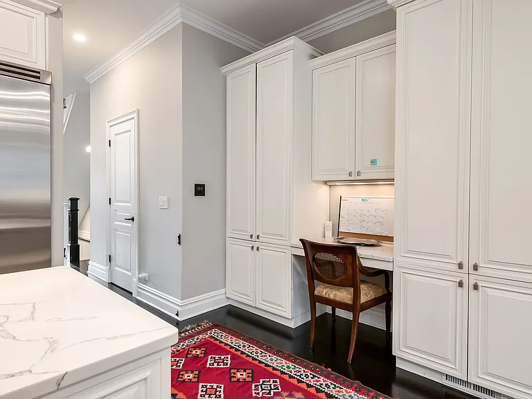 1633 N Wolcott Ave — Photo 9