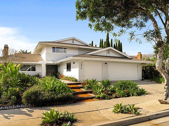 2nd image of 1075 Colleen Way