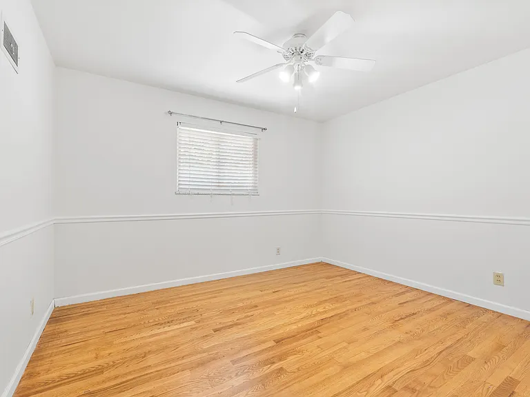 9845 Pebblestone Dr — Photo 15