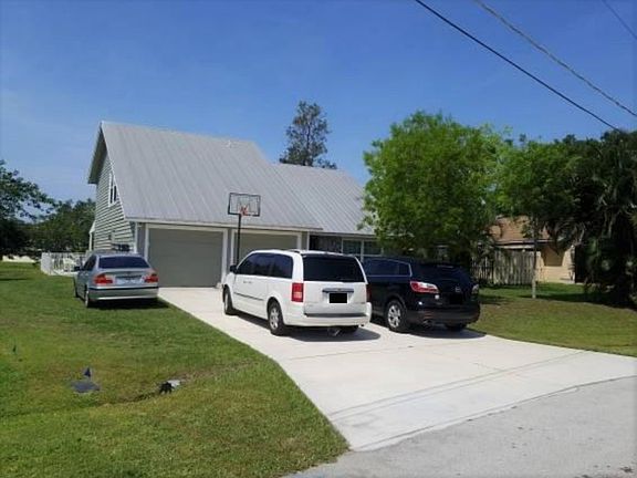 3rd image of 2586 SE Perugia St