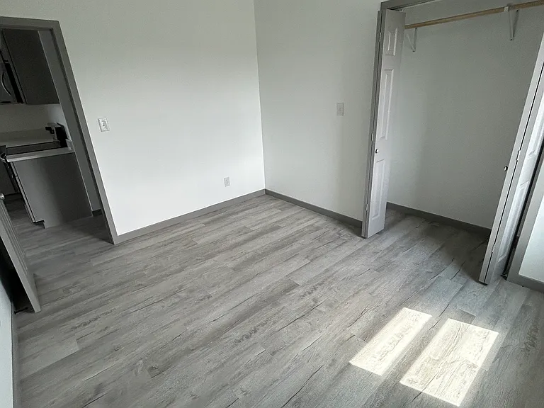 237 Iowa St — Photo 8