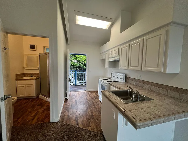 3302 Ocean Blvd — Photo 2