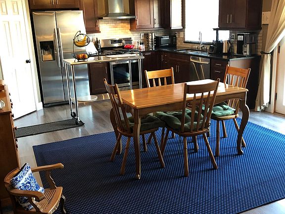 4th image of 442 W Julia Way