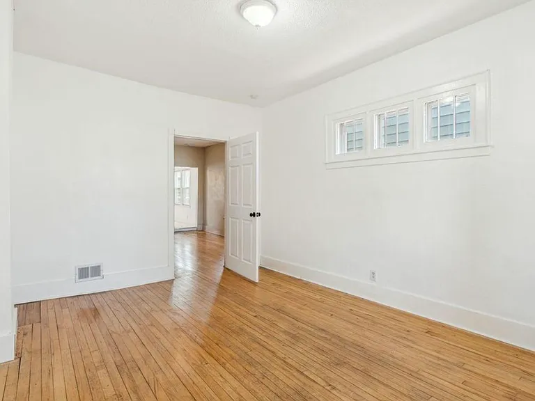 2405 Grand St NE #1 — Photo 5