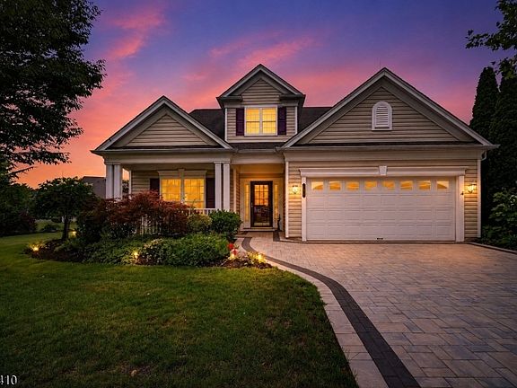 3rd image of 251 Longwood Ln