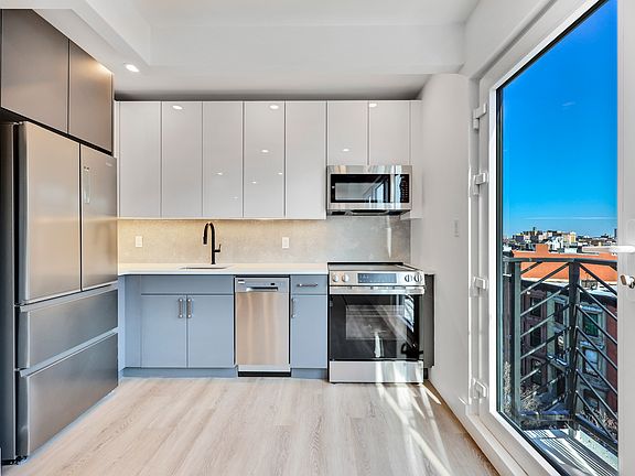 2nd image of 1181 Fulton St #6D