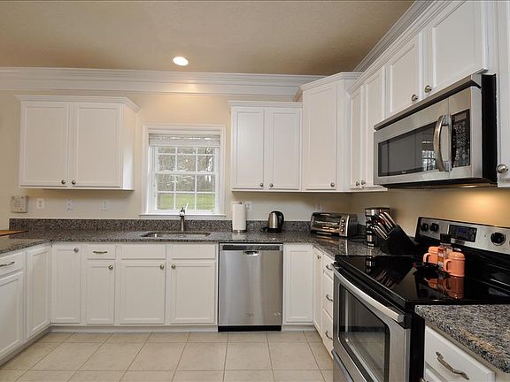 3rd image of 9806 Crimson Oaks Way