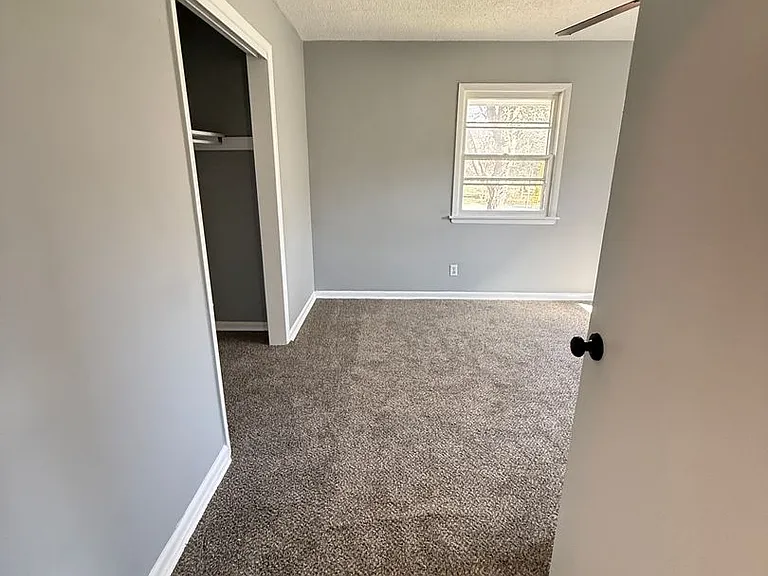 1453 S Fort Ave — Photo 14