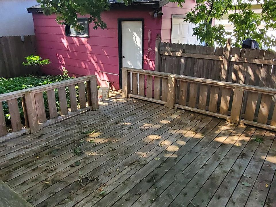 2nd image of 1693 Selby Ave