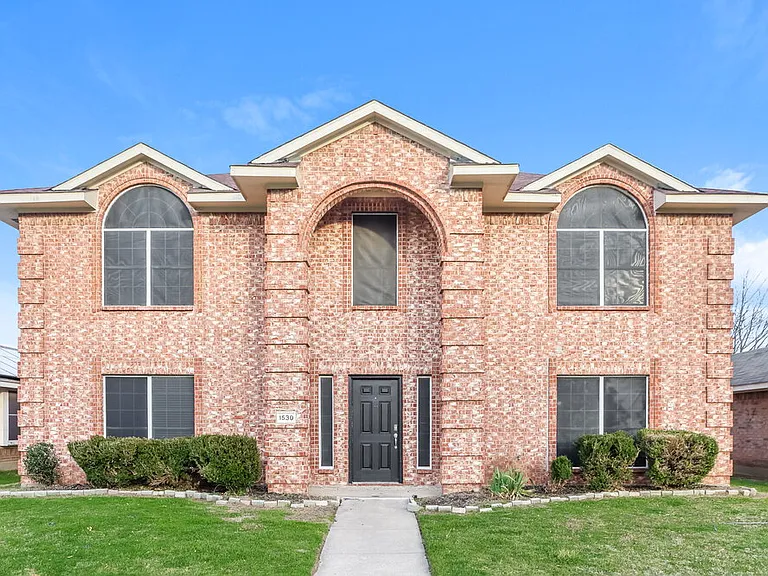 1530 Aberdeen Dr — Photo 1