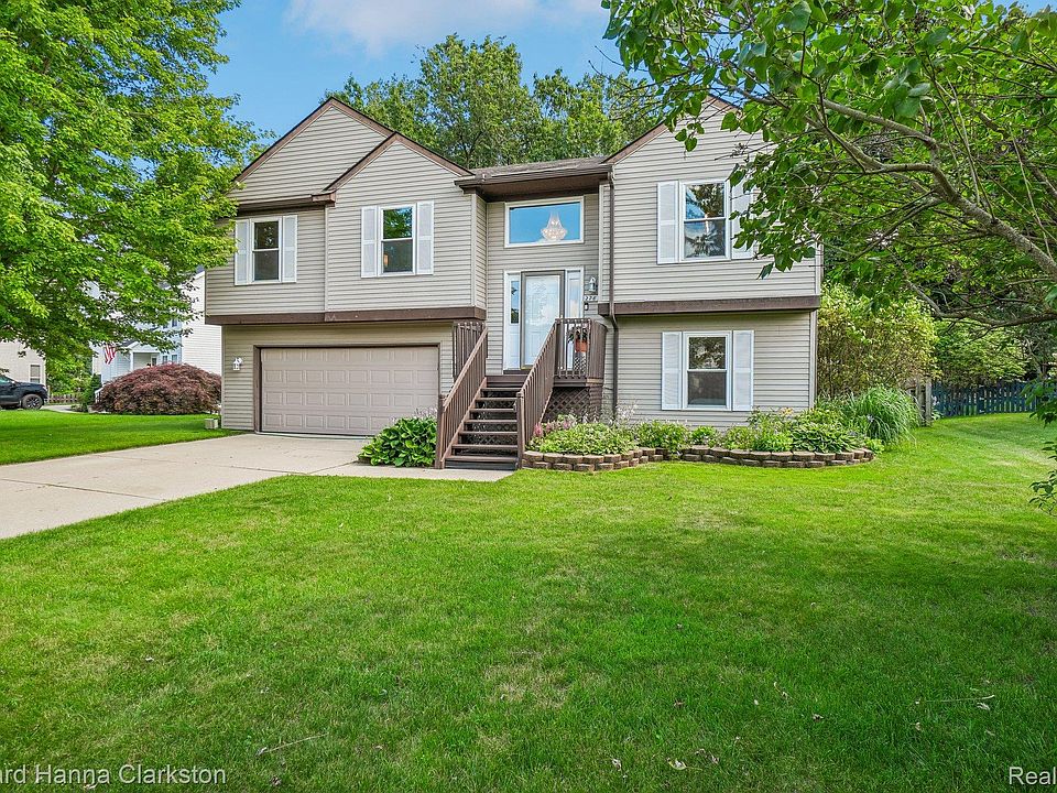 1st image of 2787 Riverside Dr